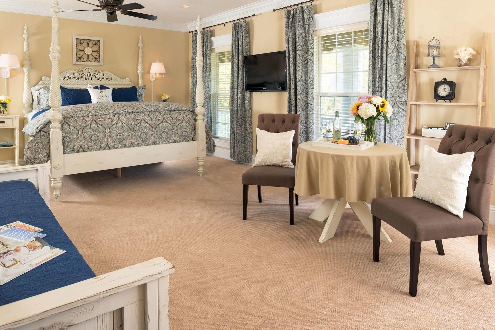 Horse Stamp Inn Waverly Экстерьер фото